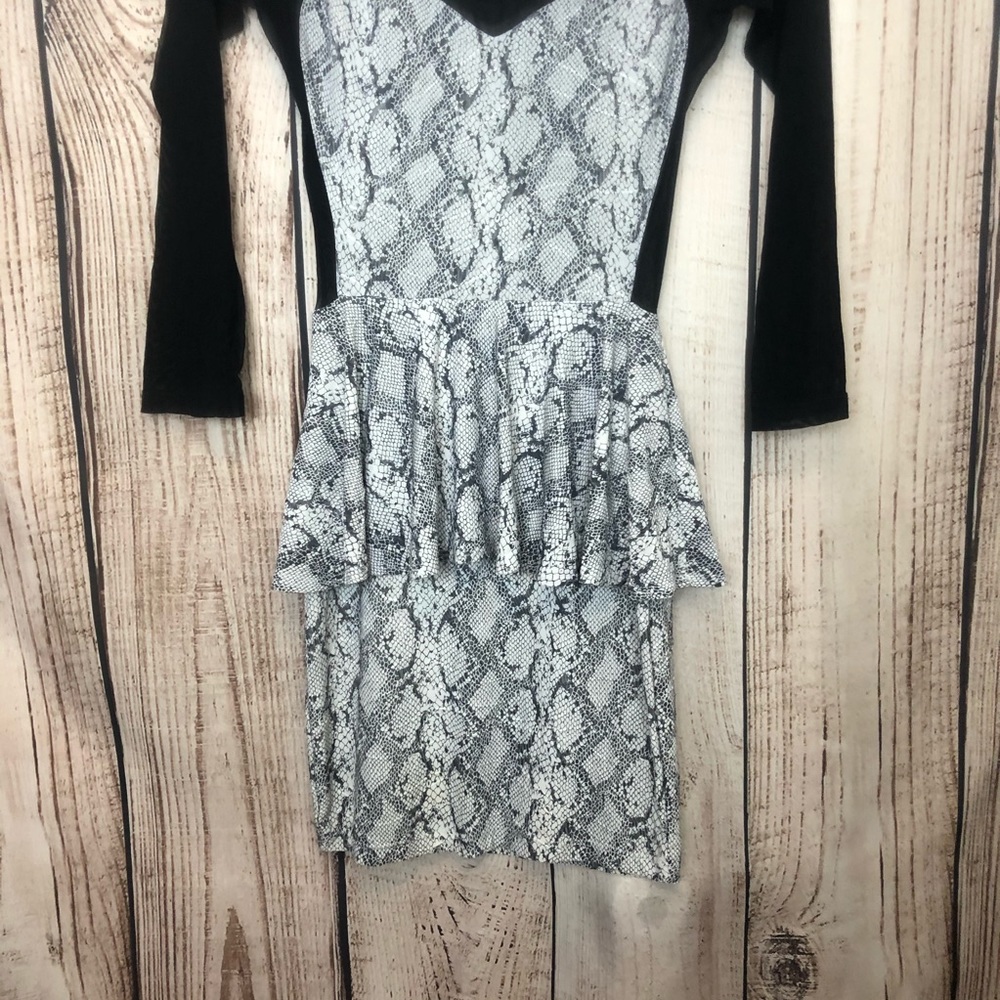 💙3/$10💙Symphony Black ruffle Waist Dress Sheer - Picture 3 of 8